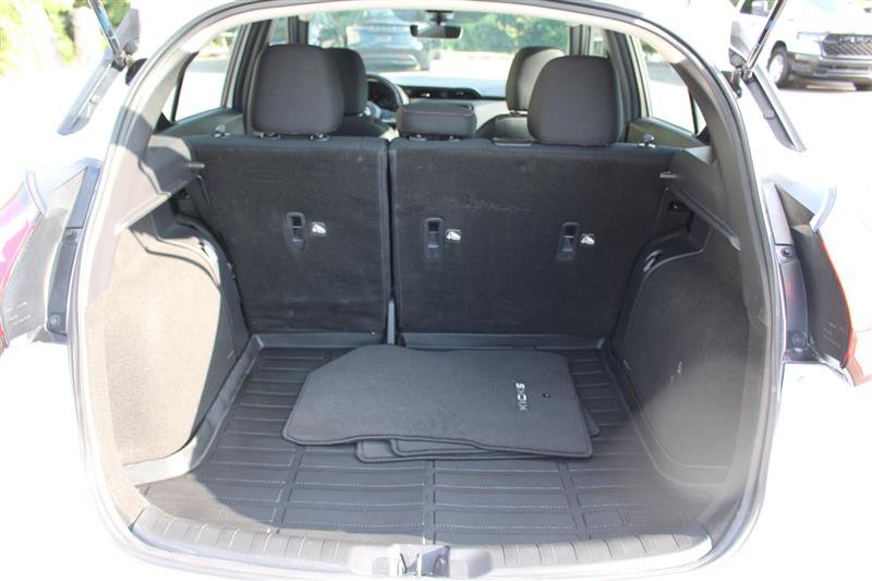 Used 2023 Nissan Kicks SR w/ Interior Electronics Package FWD image 11