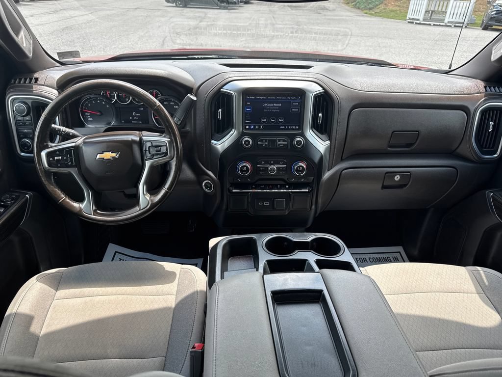 Used 2022 Chevrolet Silverado 1500 LT AWD/4WD image 13