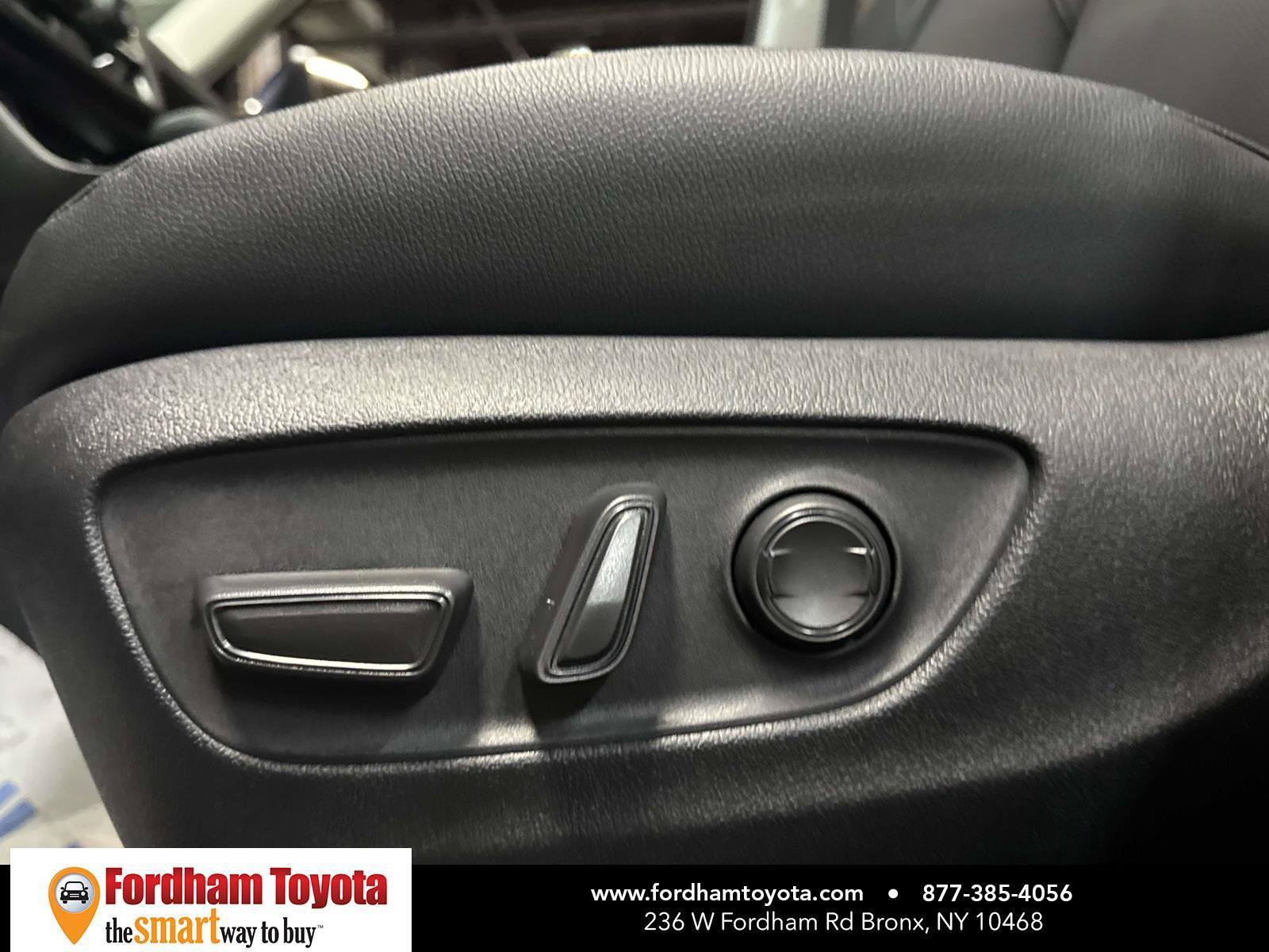 Used 2026 Toyota Grand Highlander AWD image 17
