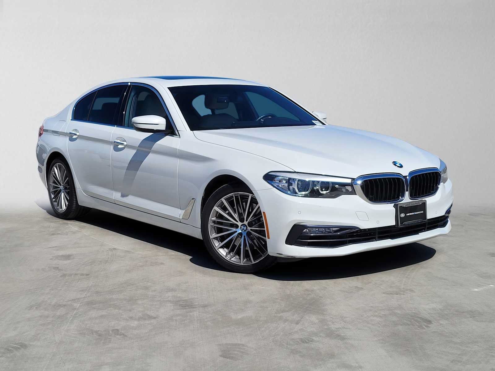 Used 2018 BMW 530i RWD image 2