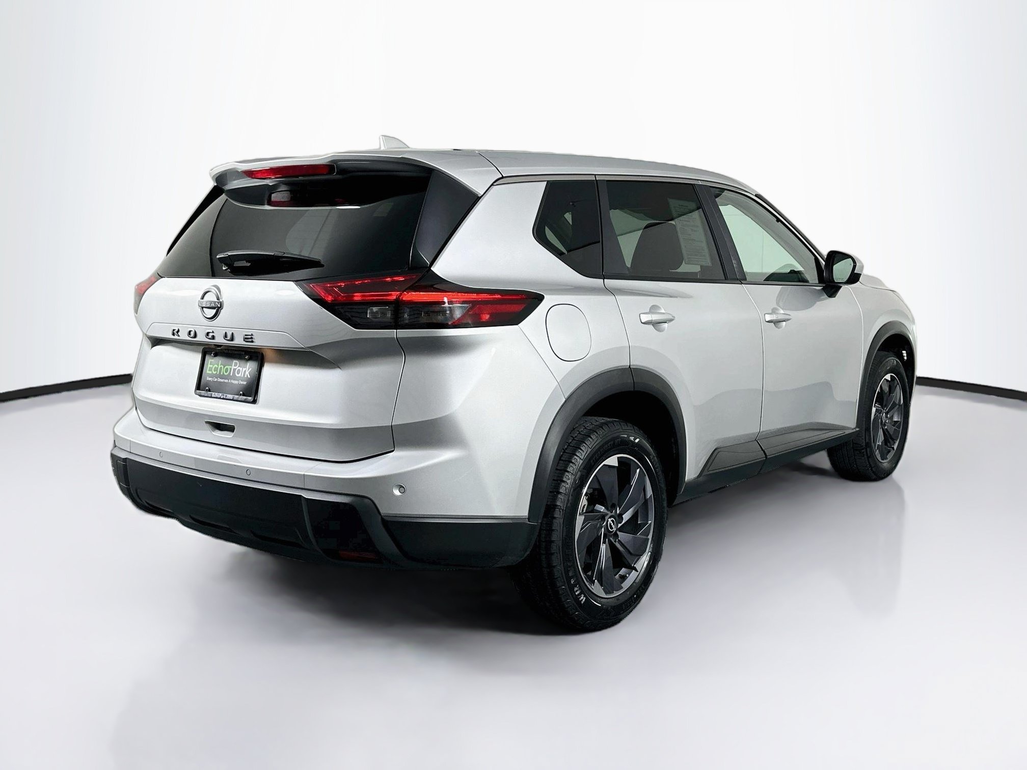 Used 2025 Nissan Rogue SV FWD image 9