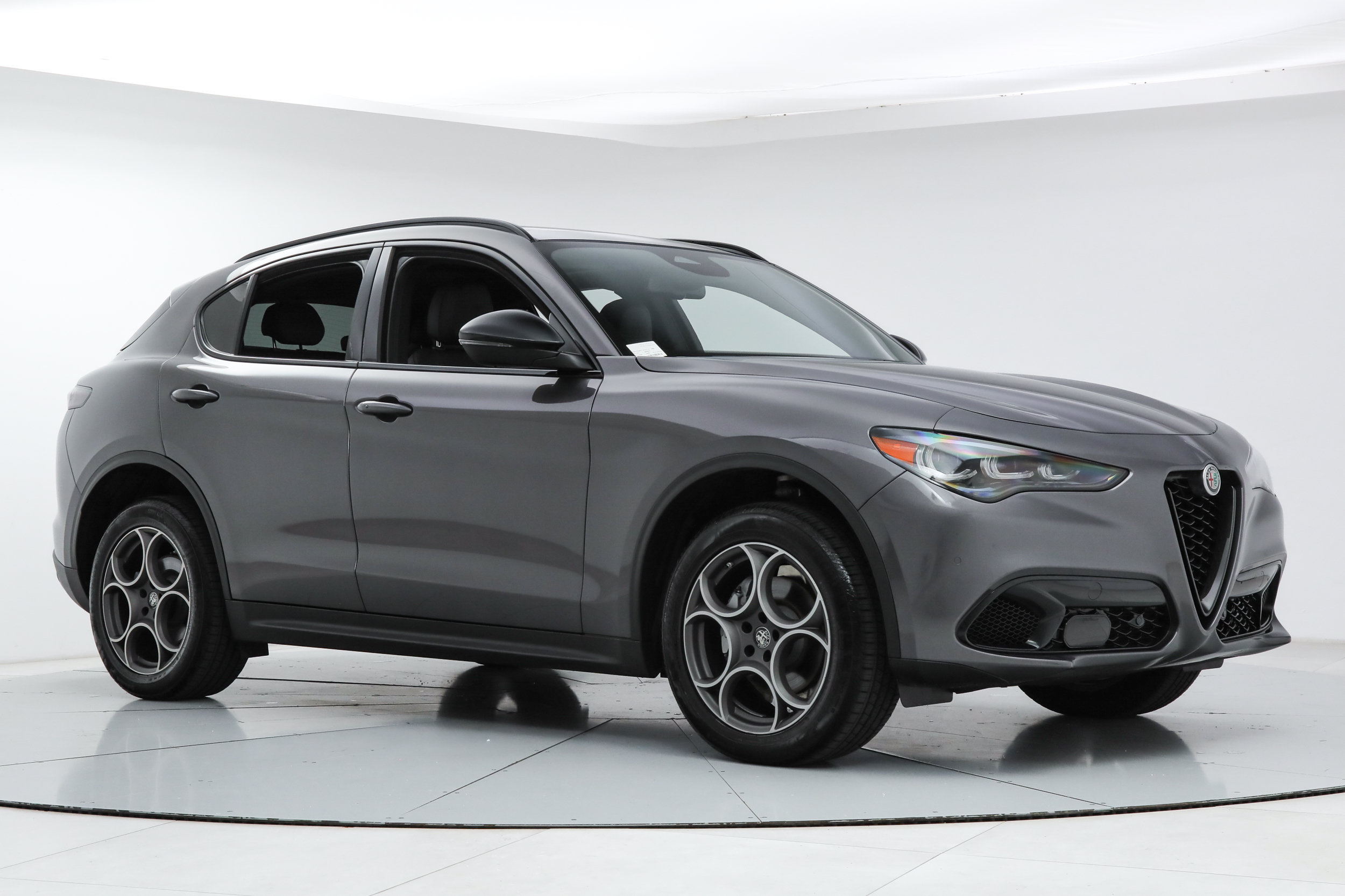 New 2025 Alfa Romeo Stelvio Sprint w/ Convenience Package AWD/4WD image 7