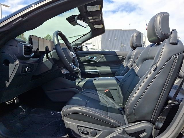 Used 2025 Ford Mustang Premium image 13