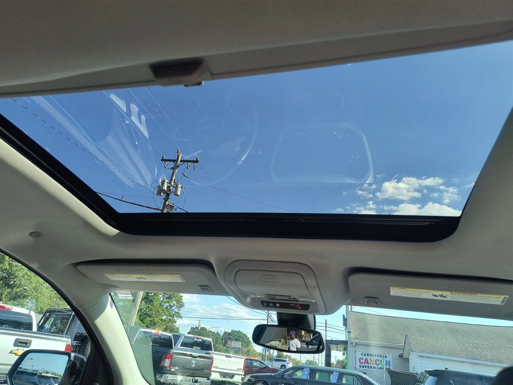 Used 2021 GMC Acadia SLT w/ Preferred Package image 30