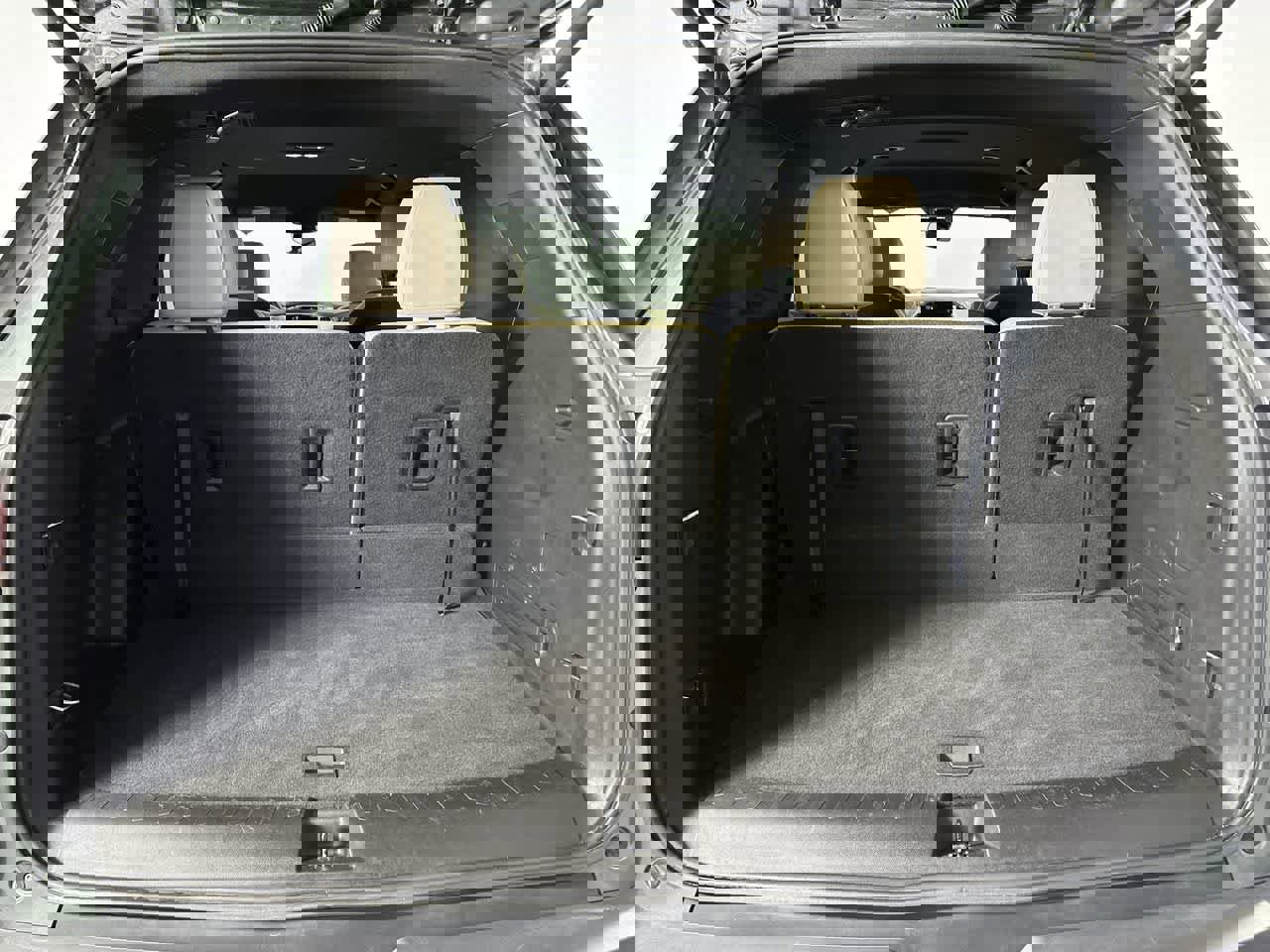 Used 2023 Chevrolet Traverse LT image 13