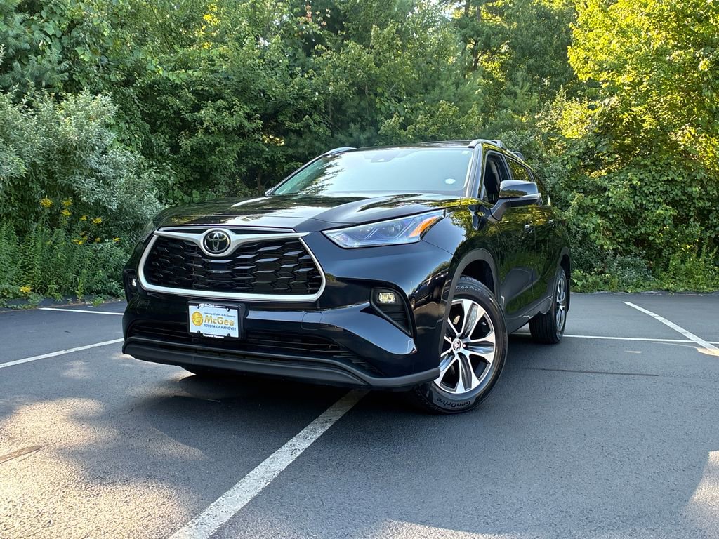 Used 2022 Toyota Highlander XLE