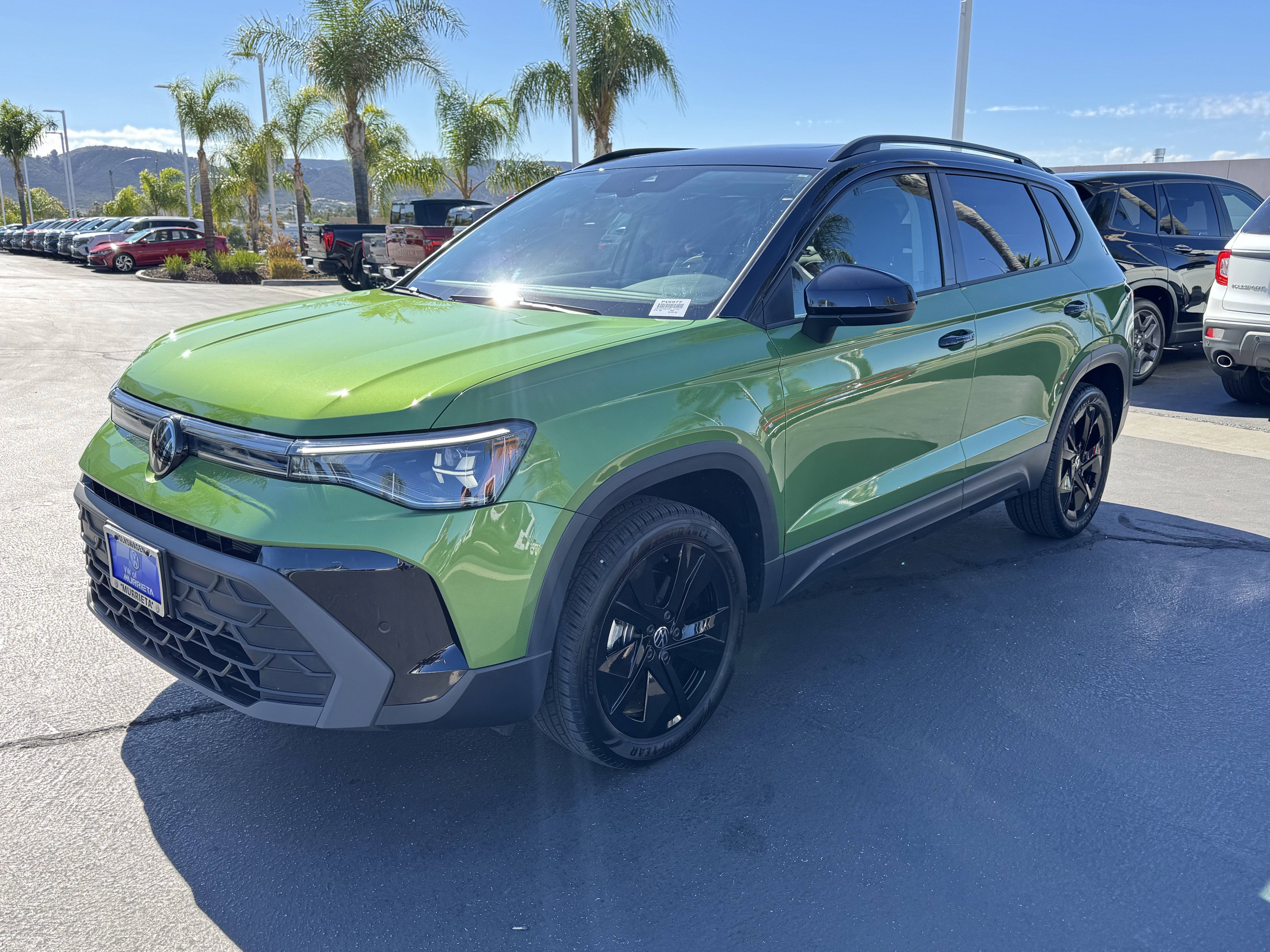 Certified 2025 Volkswagen Taos SE image 5