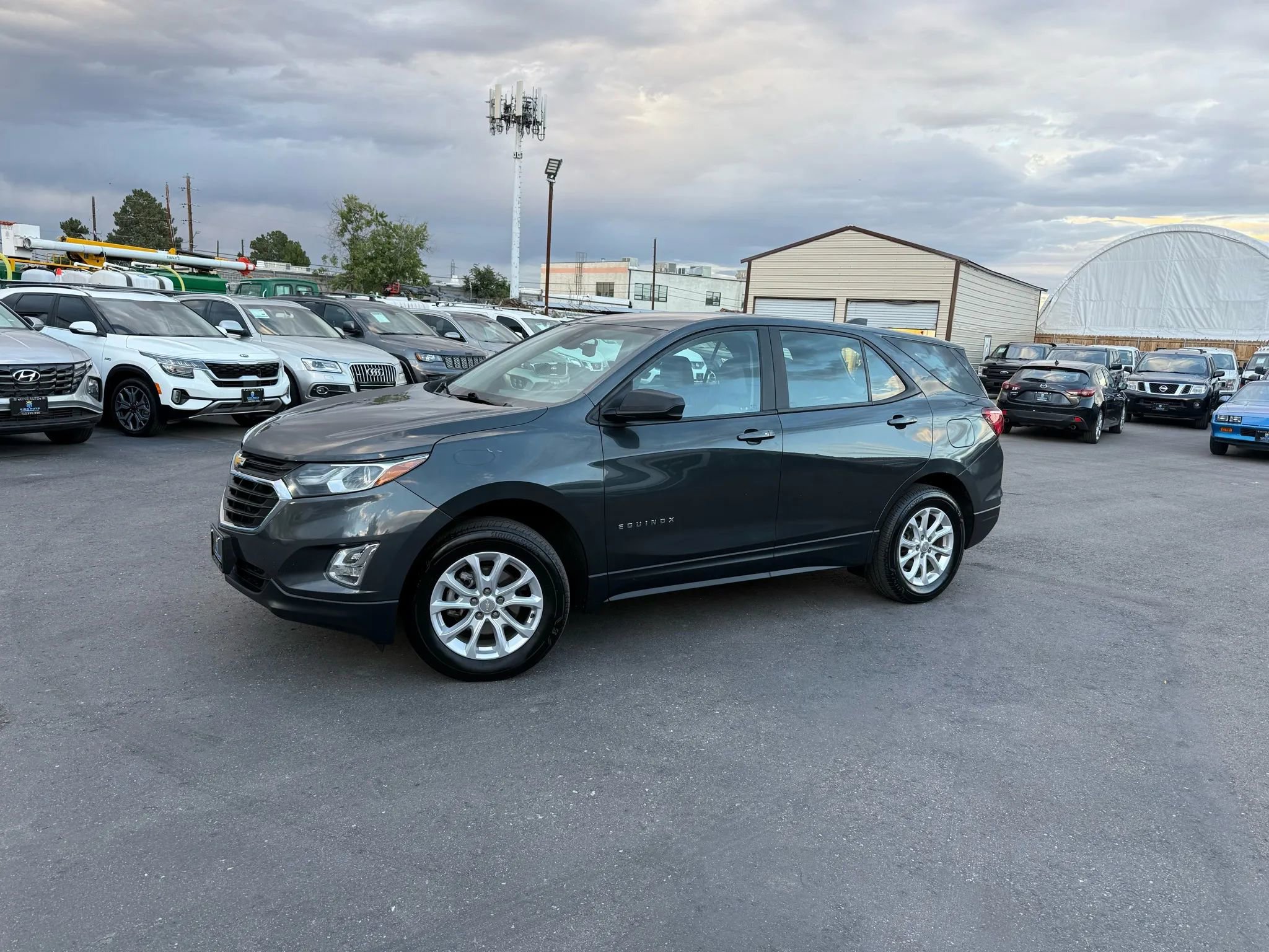 Used 2020 Chevrolet Equinox LS image 2