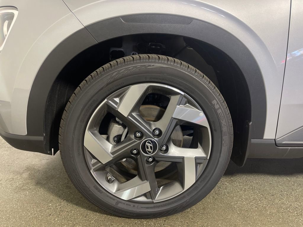 New 2025 Hyundai Venue SEL image 11