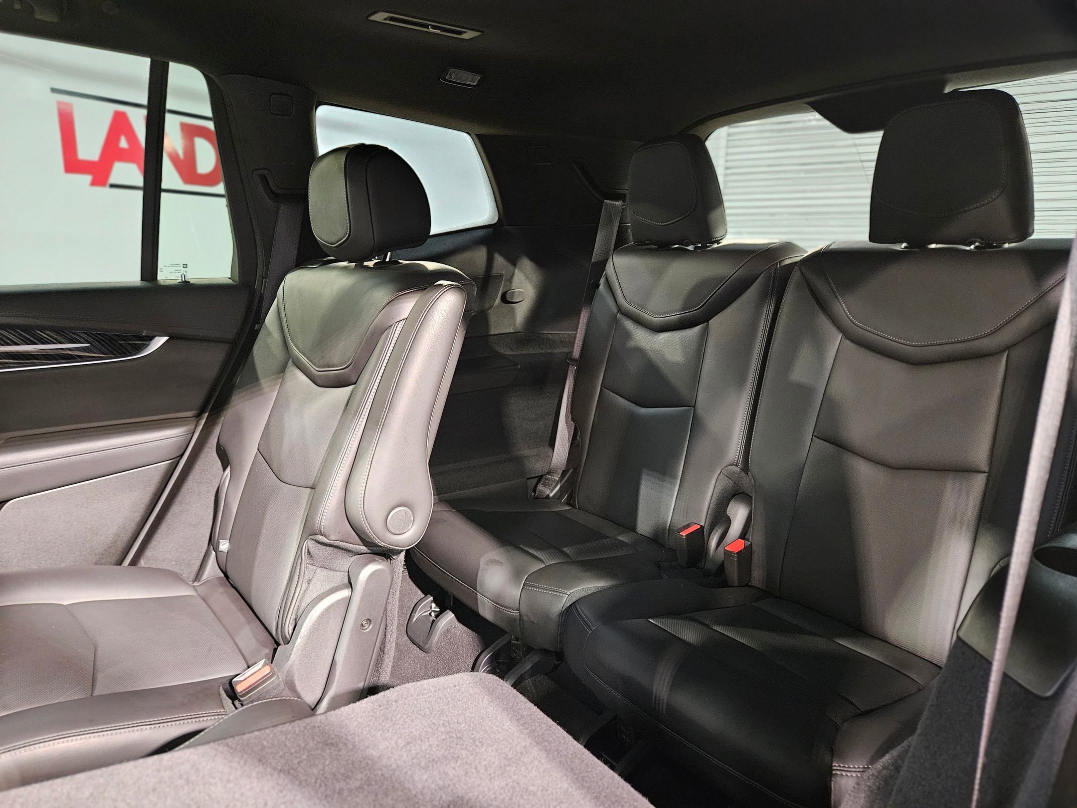 Used 2025 Cadillac XT6 Premium Luxury image 40