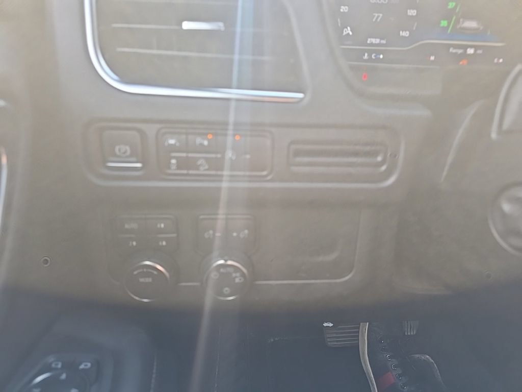 Used 2024 Chevrolet Suburban Premier AWD/4WD image 27