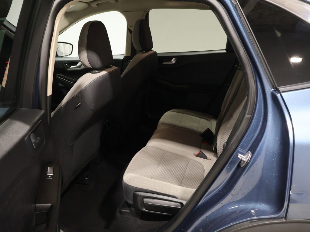 Used 2020 Ford Escape SE image 6