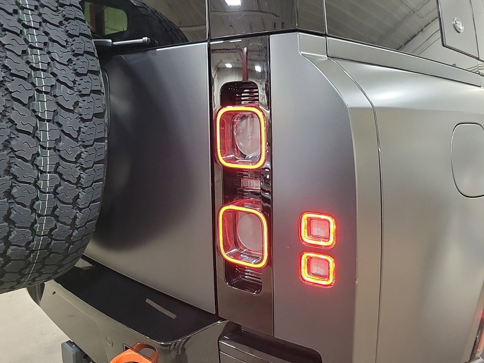 Used 2024 Land Rover Defender 110 X image 28