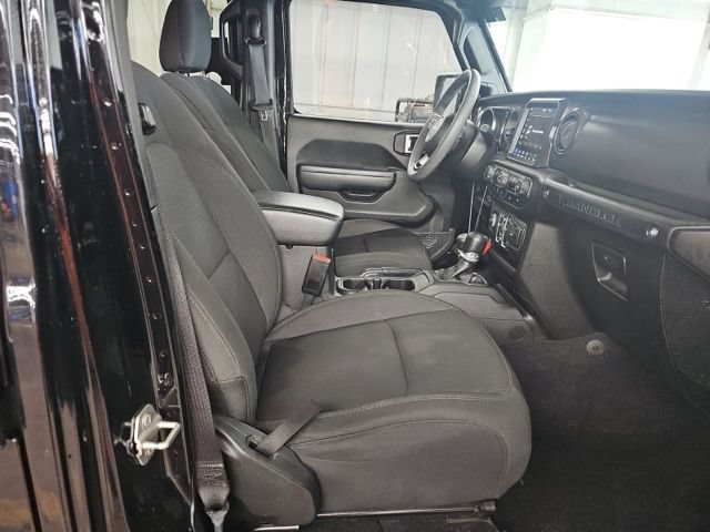 Used 2023 Jeep Wrangler Unlimited w/ Dual Top Group AWD/4WD image 10