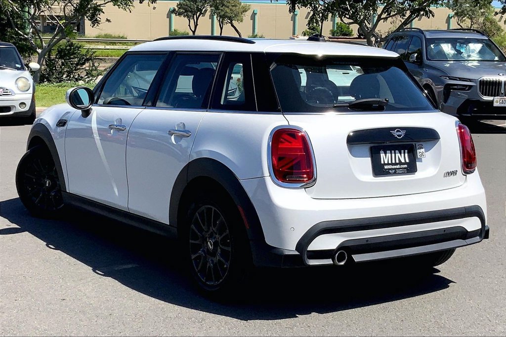 Certified 2024 MINI Cooper 4-Door Hardtop FWD image 13