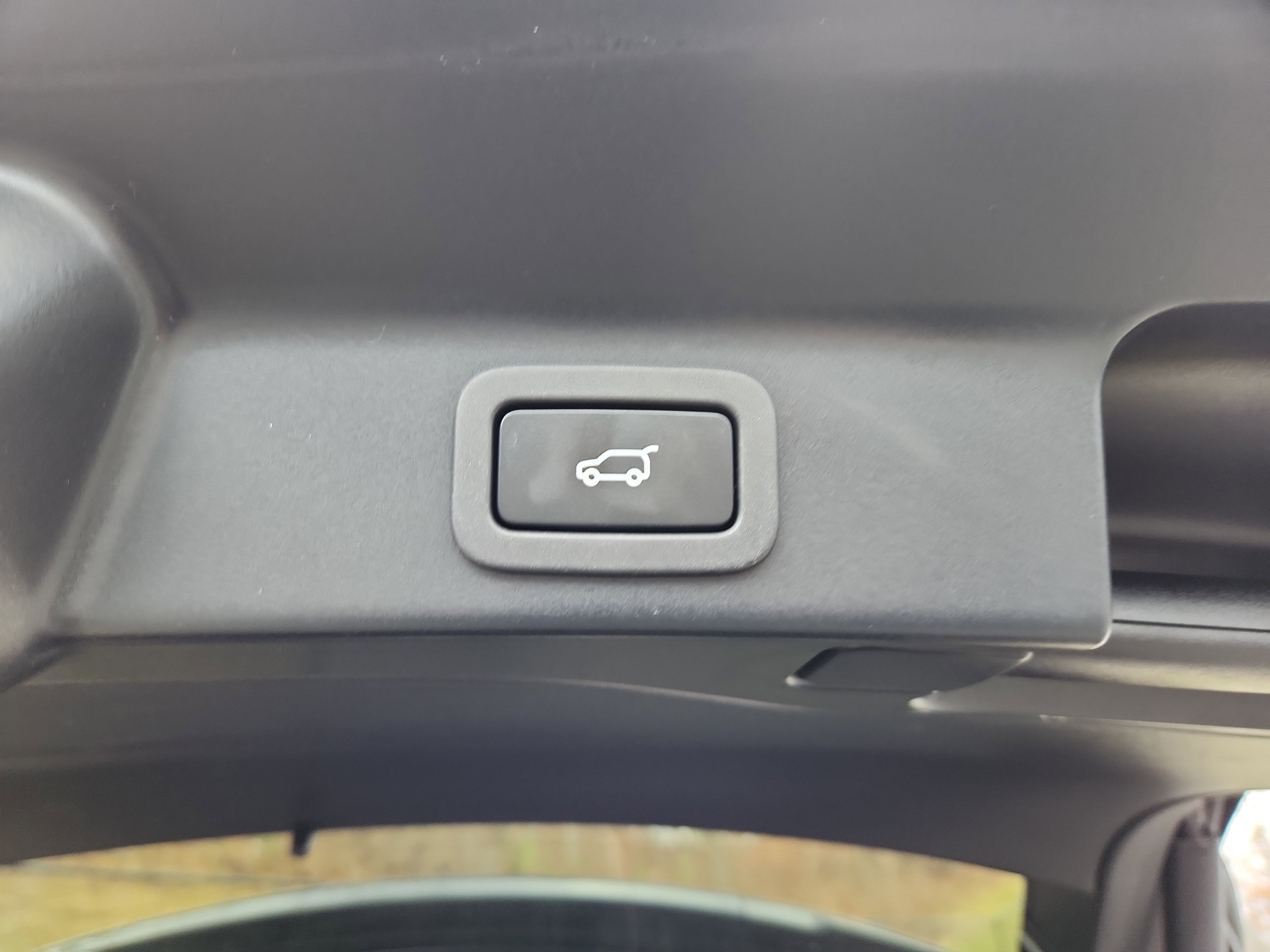 Used 2019 Jaguar F-PACE S image 14