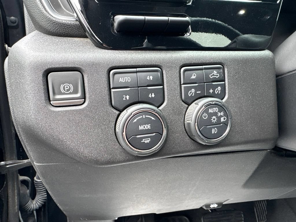 Used 2023 Chevrolet Silverado 1500 LTZ w/ Technology Package AWD/4WD image 18