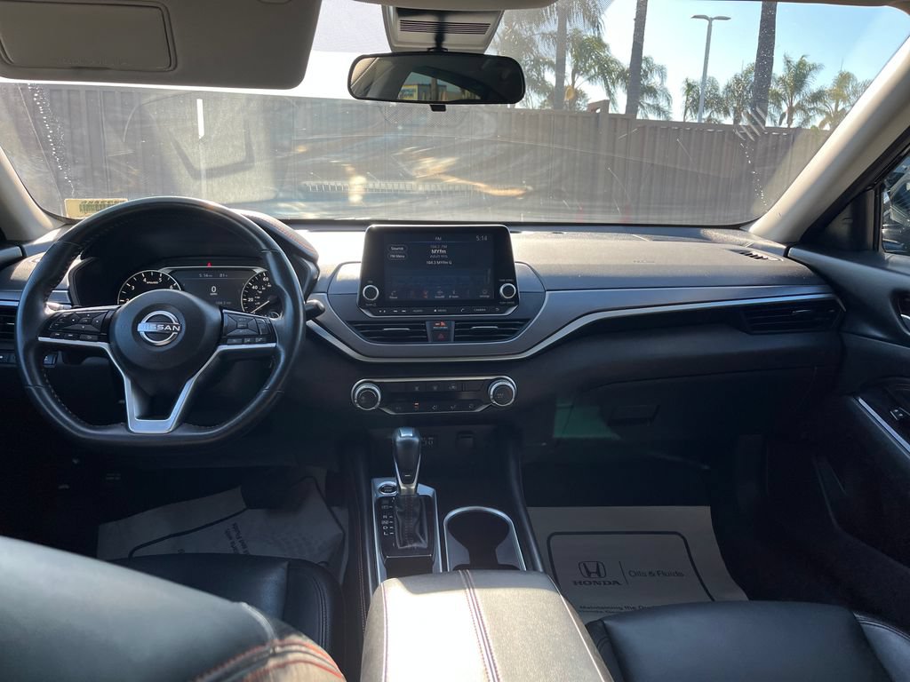 Used 2023 Nissan Altima 2.5 SR FWD image 12