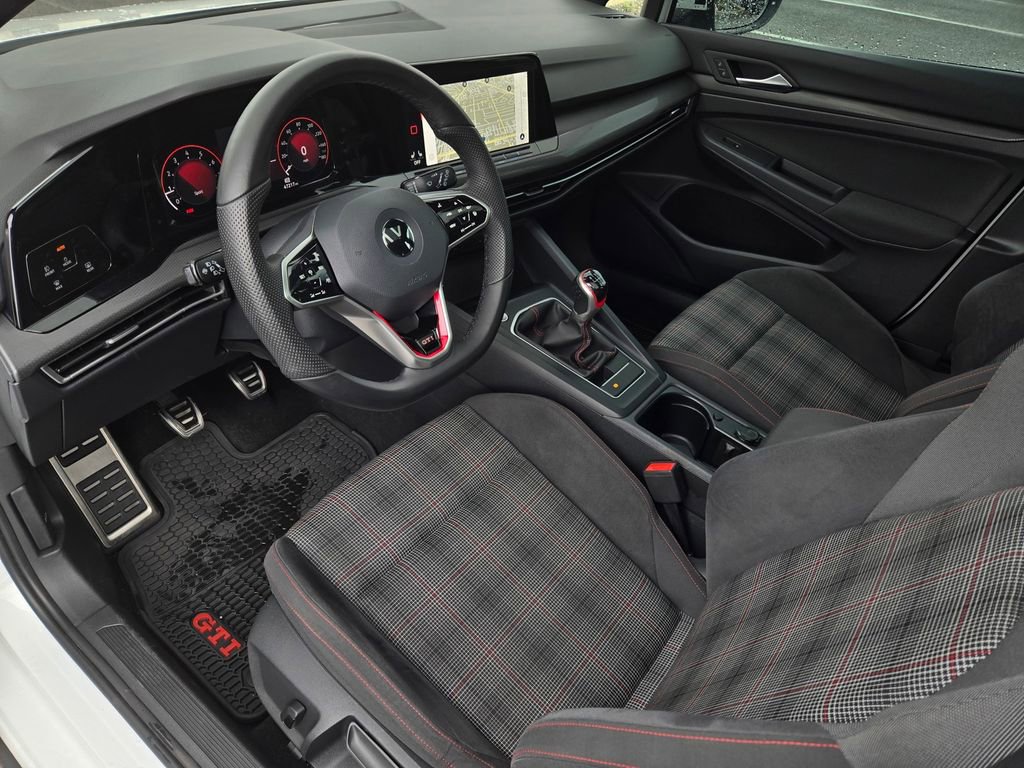 Used 2022 Volkswagen GTI SE image 10