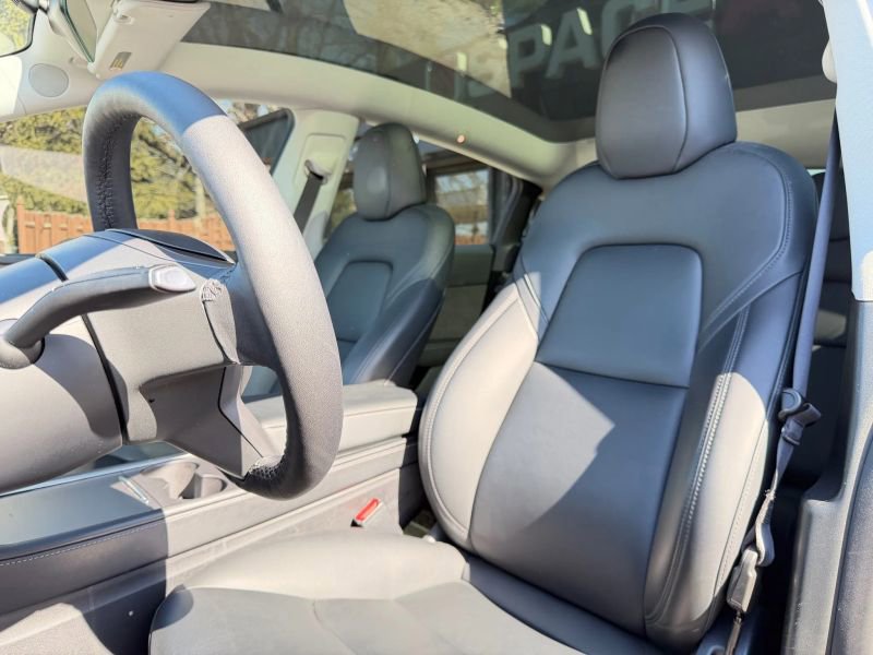 Used 2024 Tesla Model Y Long Range image 11