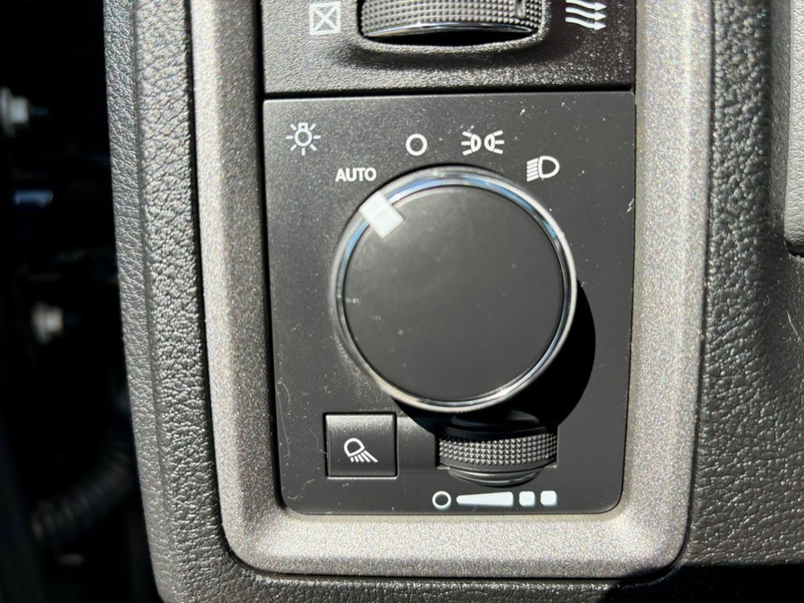Used 2015 RAM 1500 Tradesman w/ Popular Equipment Group AWD/4WD image 24