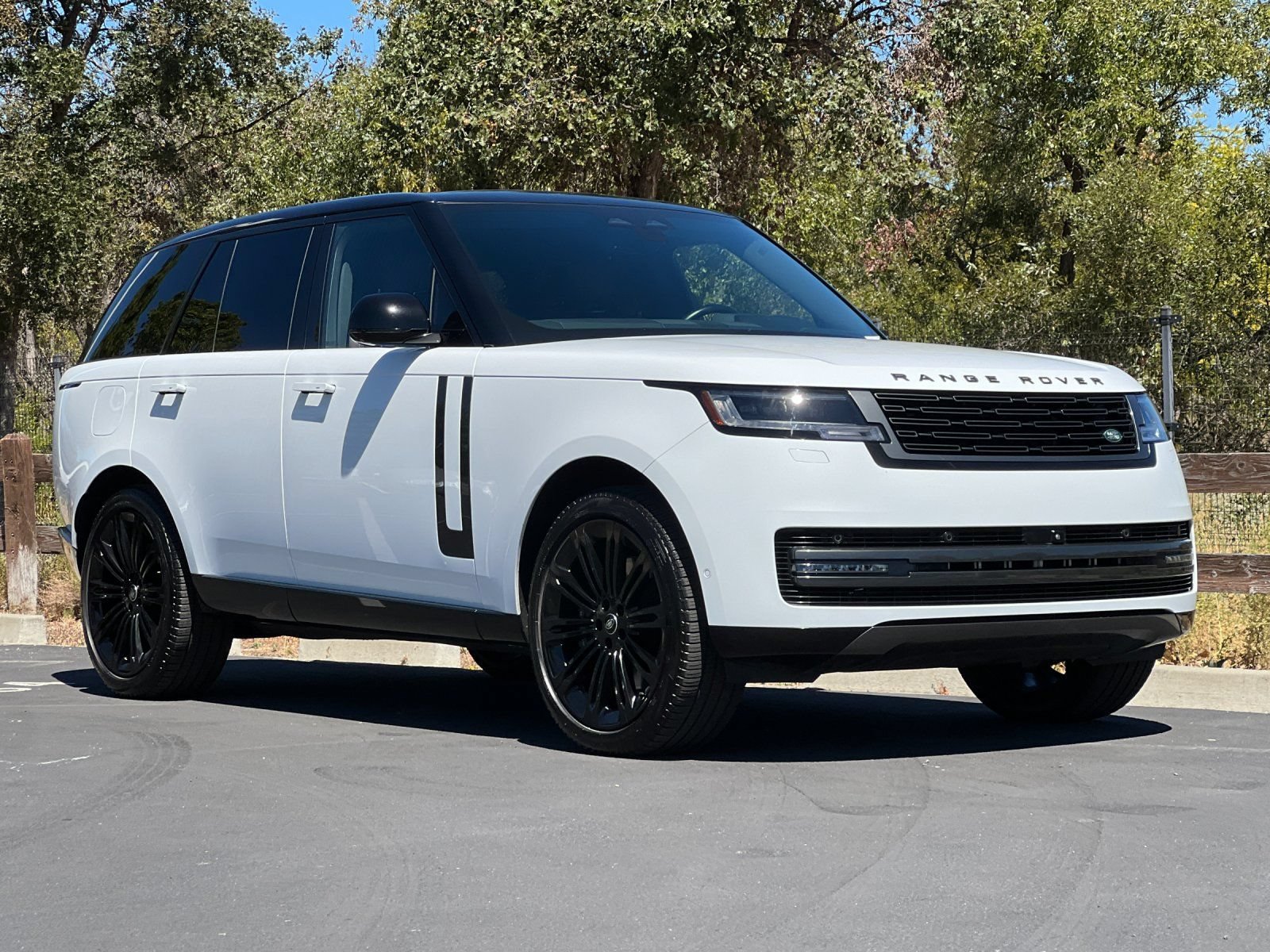 Used 2024 Land Rover Range Rover SE AWD/4WD image 8