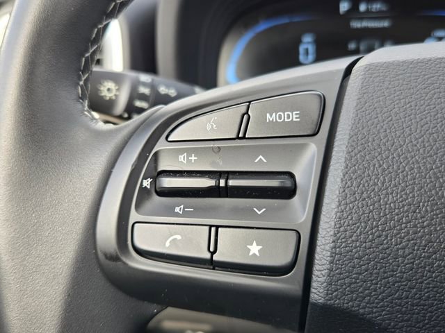 Certified 2025 Hyundai Venue SEL FWD image 14