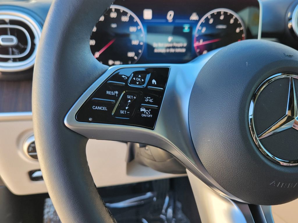 Used 2025 Mercedes-Benz C 300 4MATIC Sedan image 27