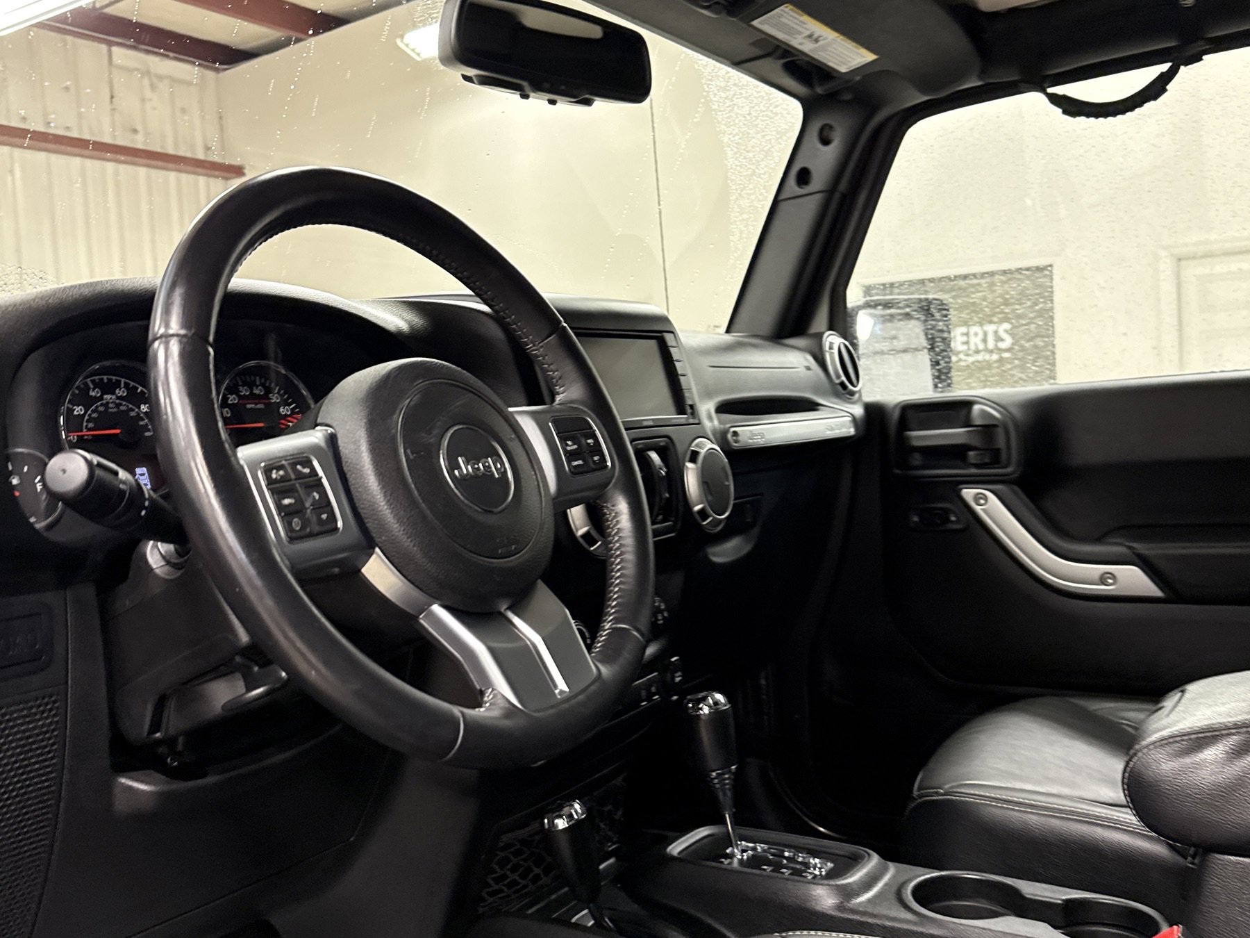 Used 2016 Jeep Wrangler Unlimited Rubicon image 6