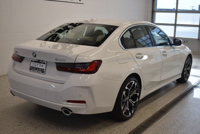 New 2026 BMW 330i xDrive Sedan w/ Convenience Package AWD/4WD image 4