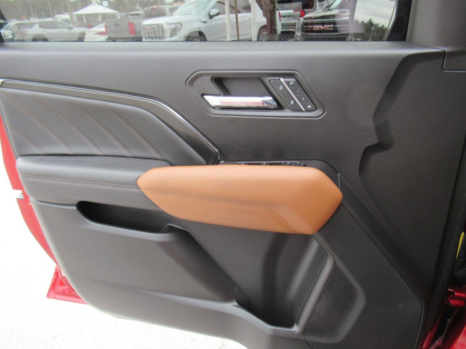 Used 2023 GMC Canyon AT4 w/ AT4 Premium Package AWD/4WD image 20