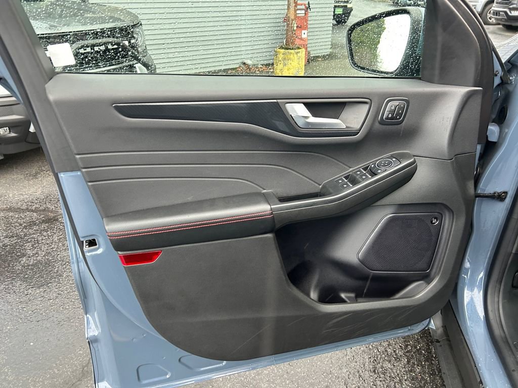 Used 2024 Ford Escape ST-Line Elite w/ Premium Technology Package image 23