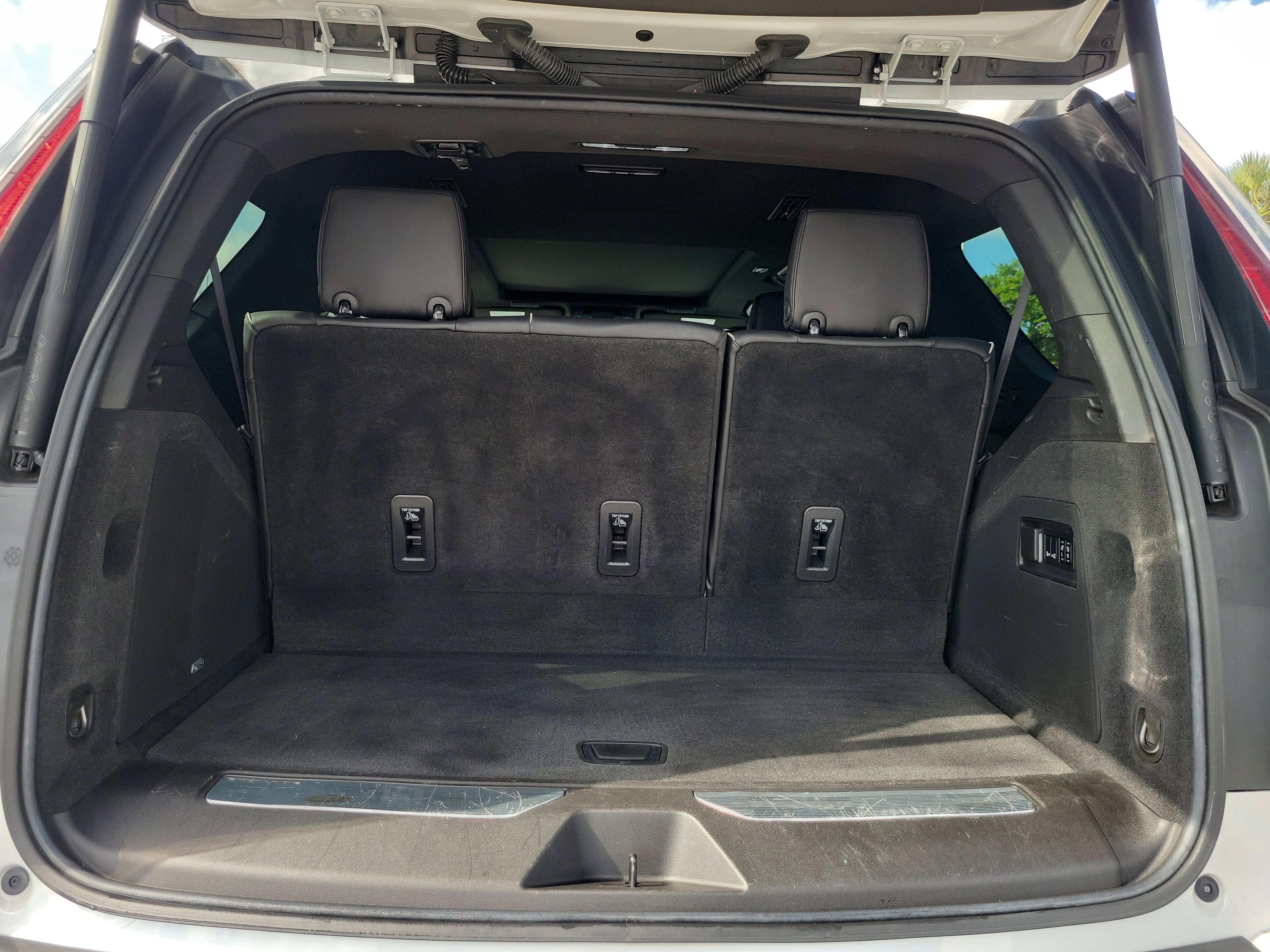 Used 2021 Cadillac Escalade Sport w/ Driver Assist Tech Package image 17