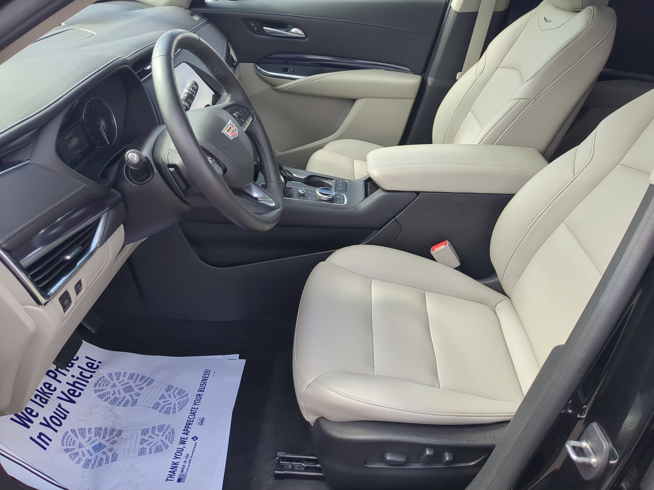 Certified 2023 Cadillac XT4 Luxury w/ Cold Weather Package FWD image 16