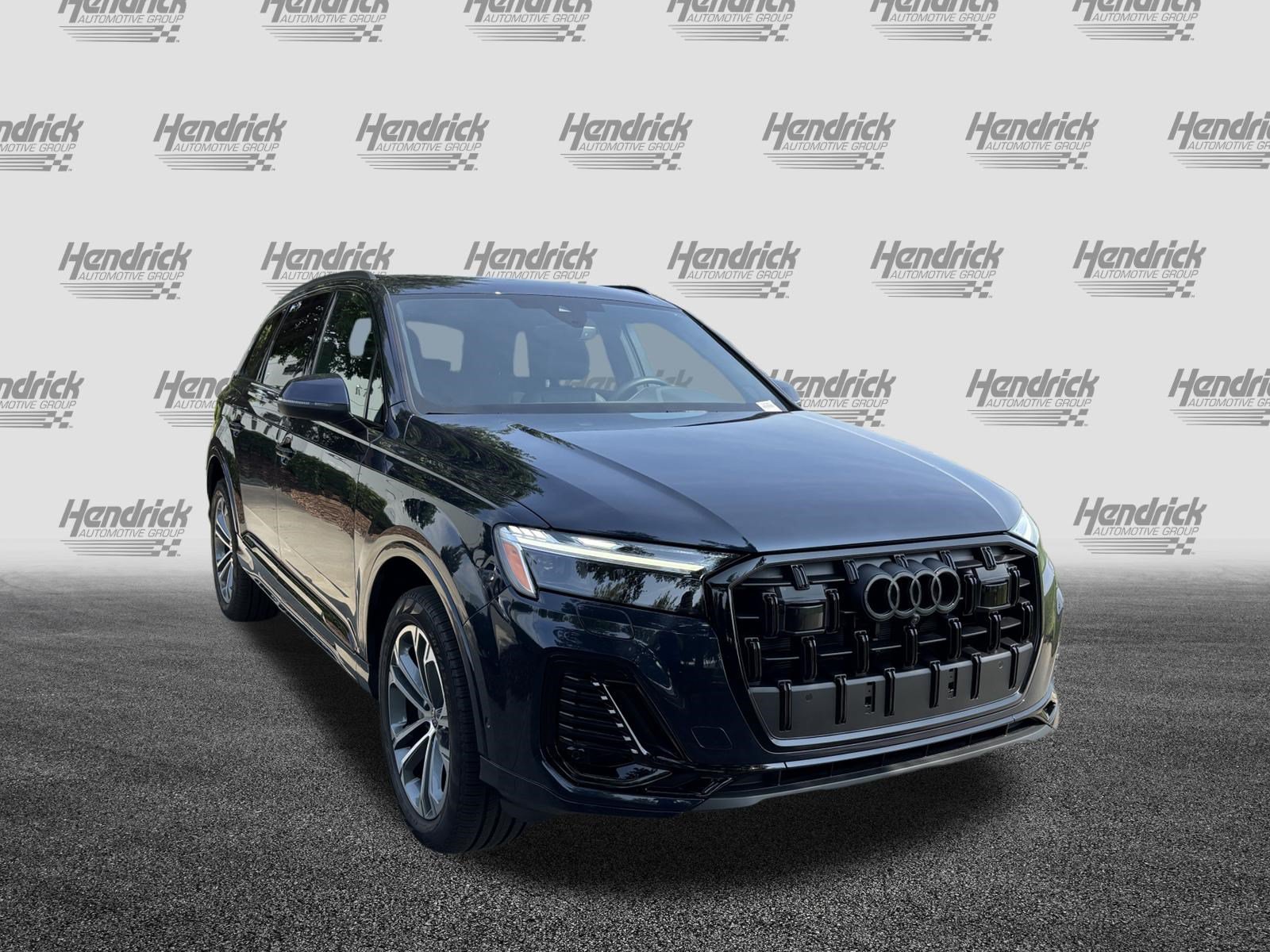 Certified 2025 Audi Q7 2.0T Premium Plus w/ Convenience Plus Package AWD/4WD image 2