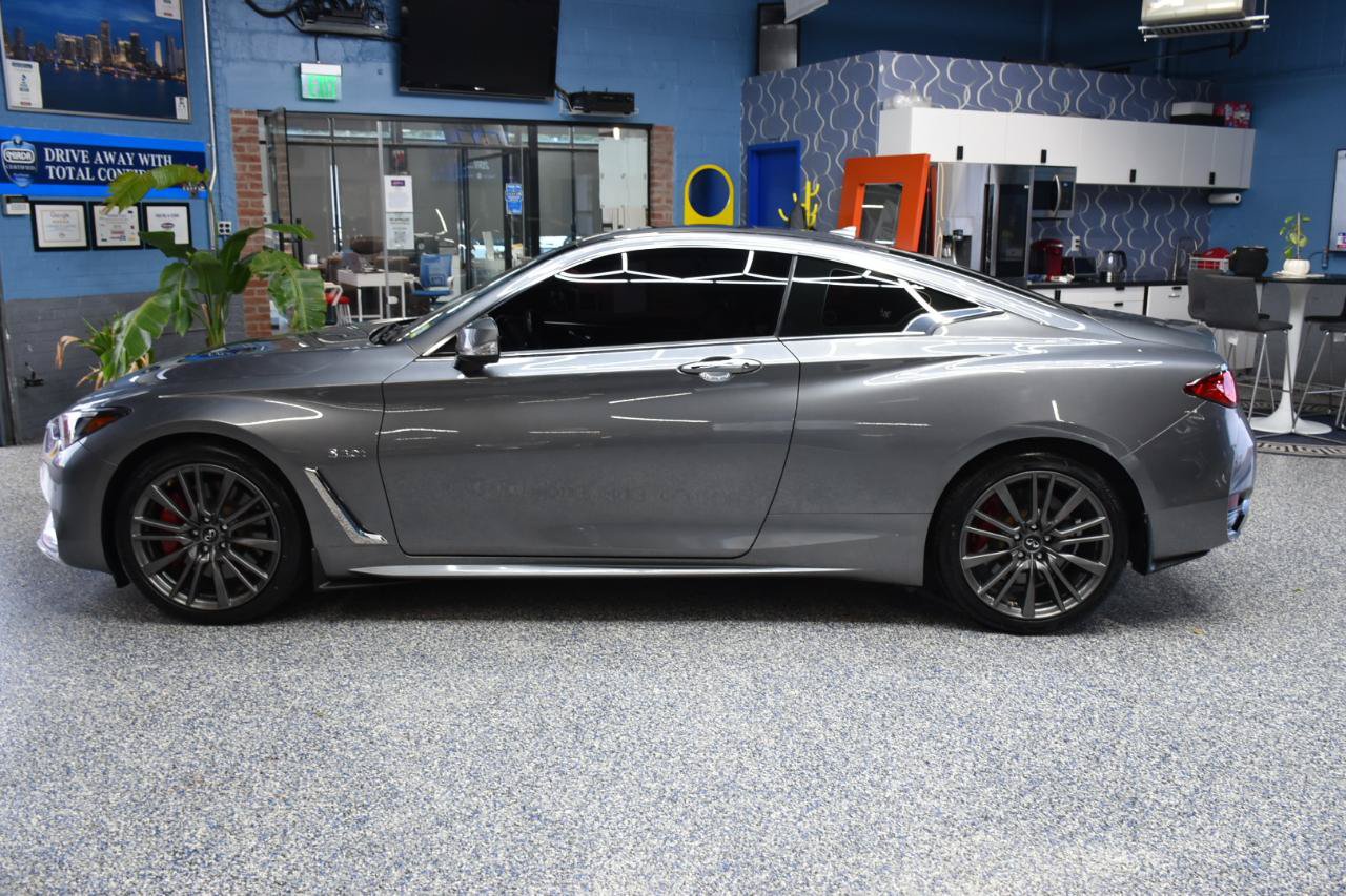 Used 2017 INFINITI Q60 Red Sport 400 AWD/4WD image 9