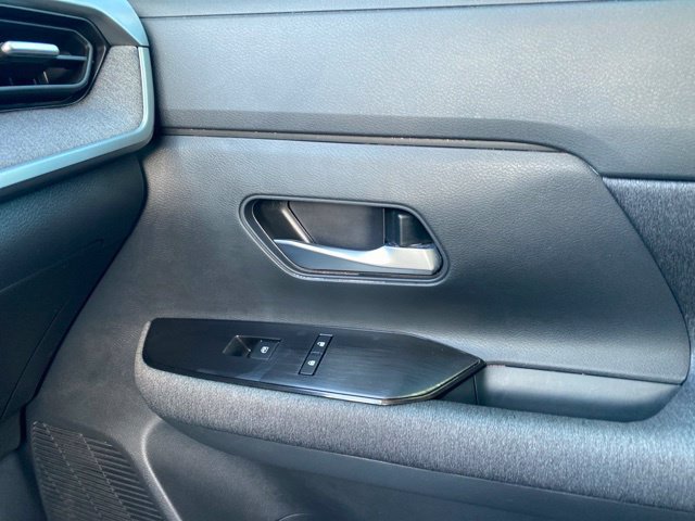 Used 2026 Nissan Kicks SV FWD image 16
