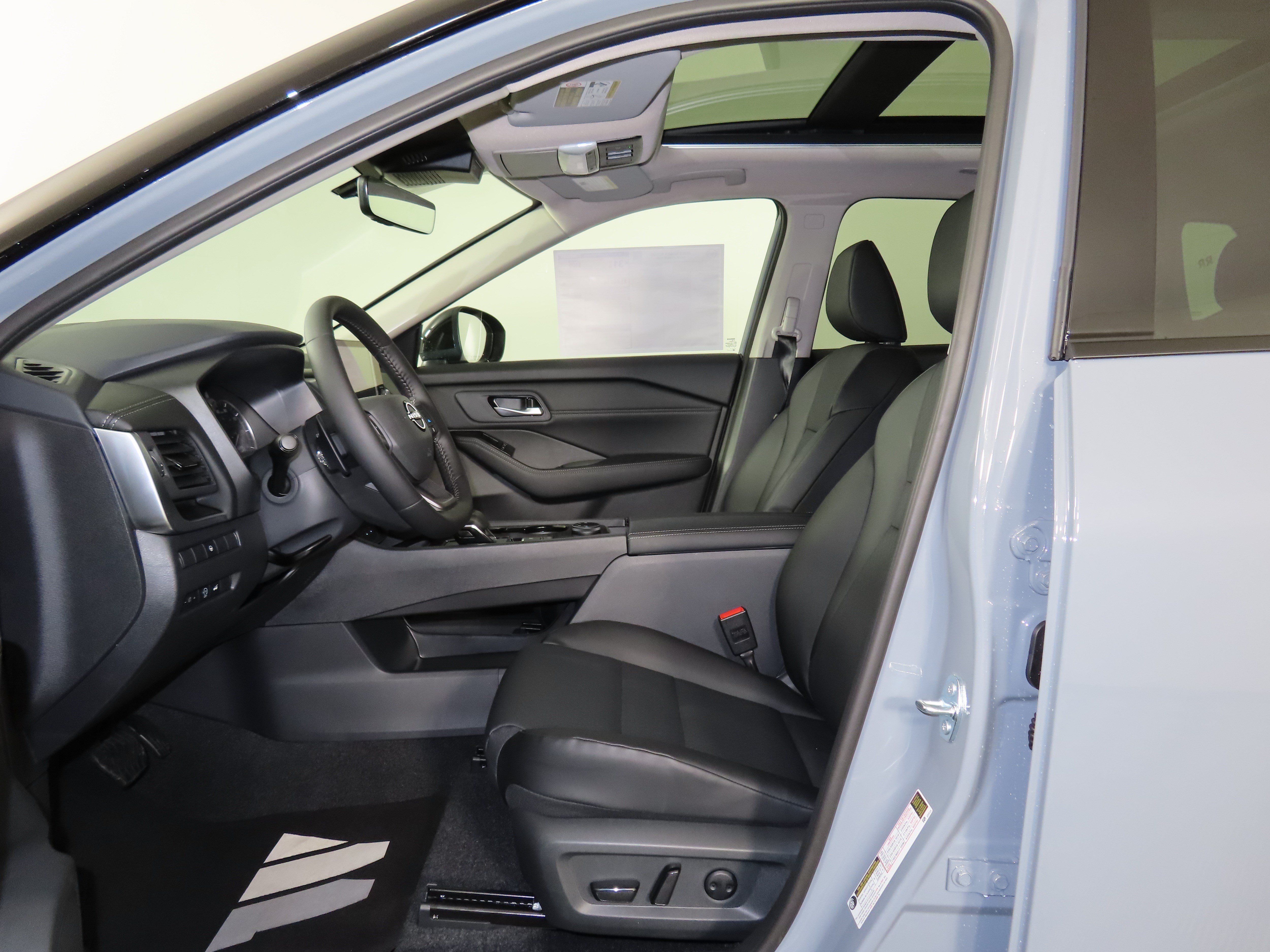 New 2026 Nissan Rogue Dark Armor AWD/4WD image 4