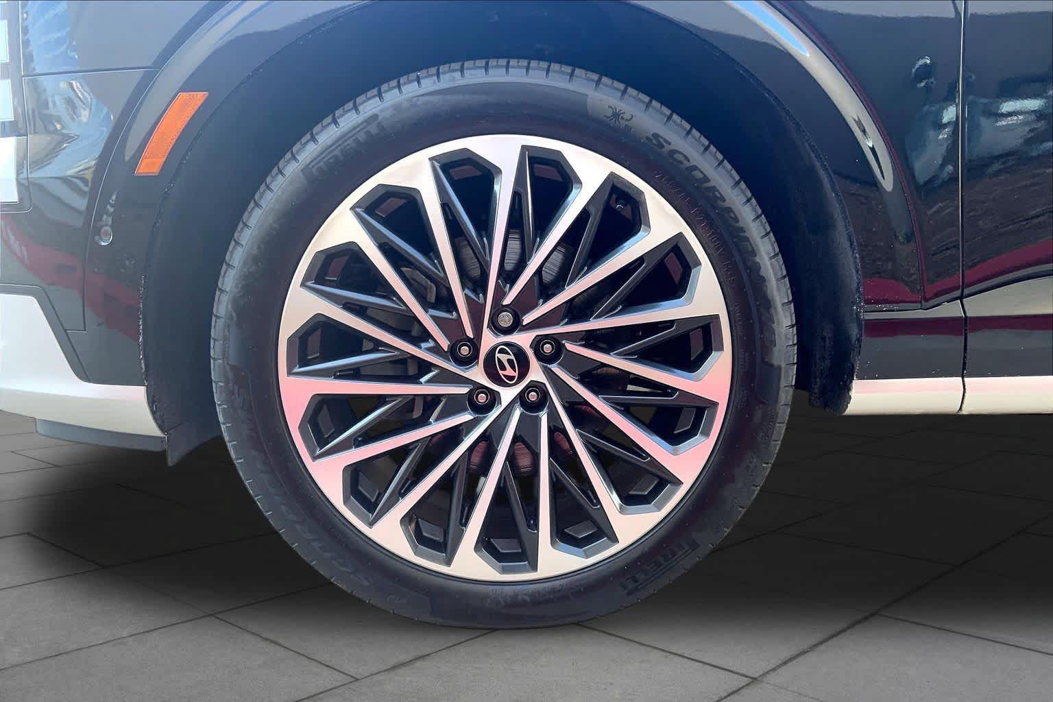 Used 2026 Hyundai Palisade Calligraphy FWD image 10