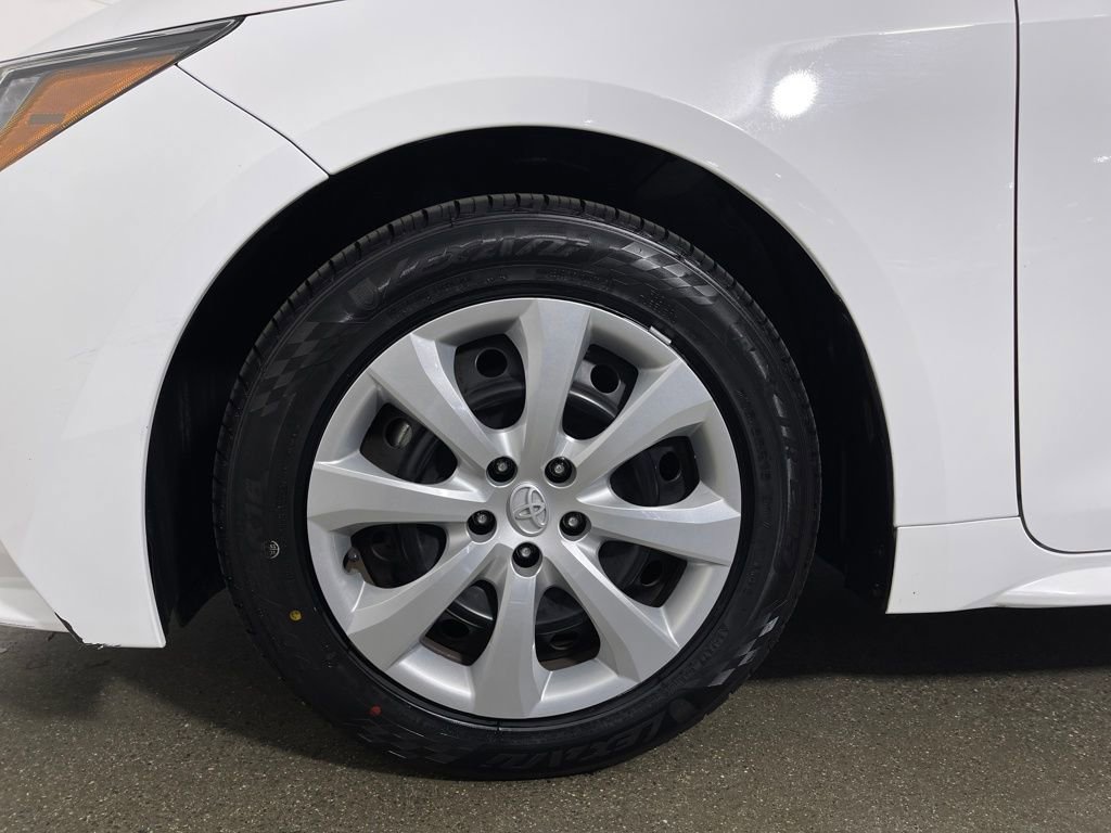 Used 2024 Toyota Corolla LE image 11