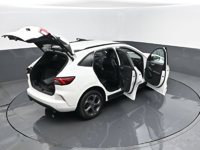 Used 2023 Ford Escape ST-Line w/ Tech Pack #1 AWD/4WD image 27