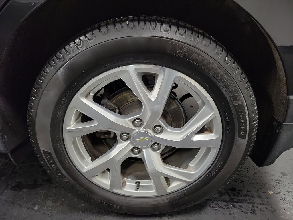 Used 2019 Chevrolet Equinox LT w/ Sun & Navigation Package image 11
