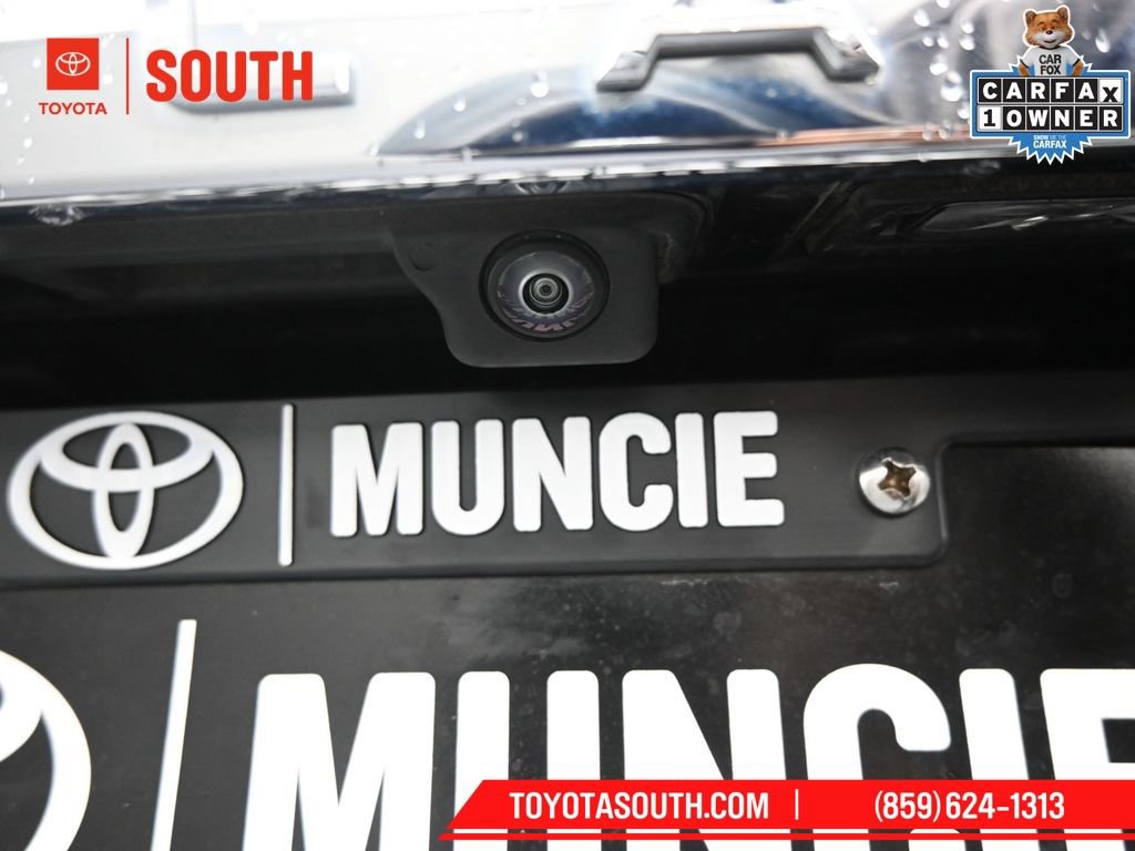 Used 2024 Volkswagen Atlas Cross Sport SE FWD image 39