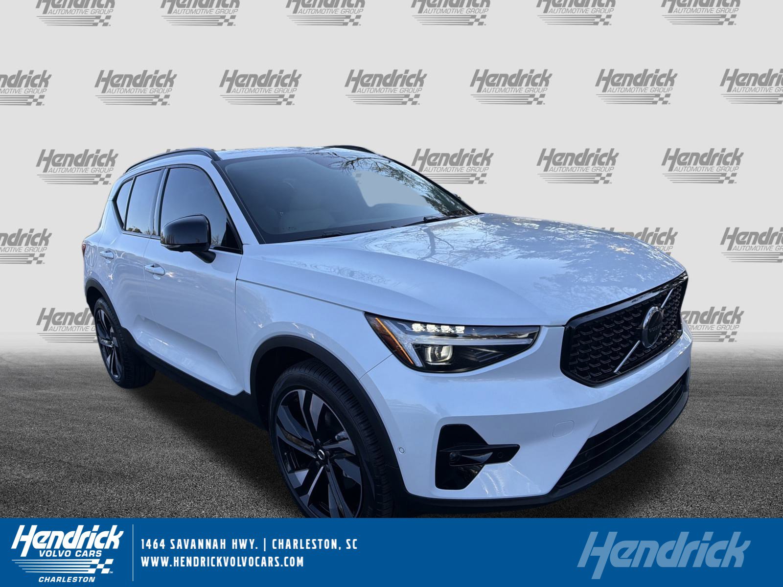 Used 2026 Volvo XC40 B5 Ultra w/ Protection Package Premier image 1