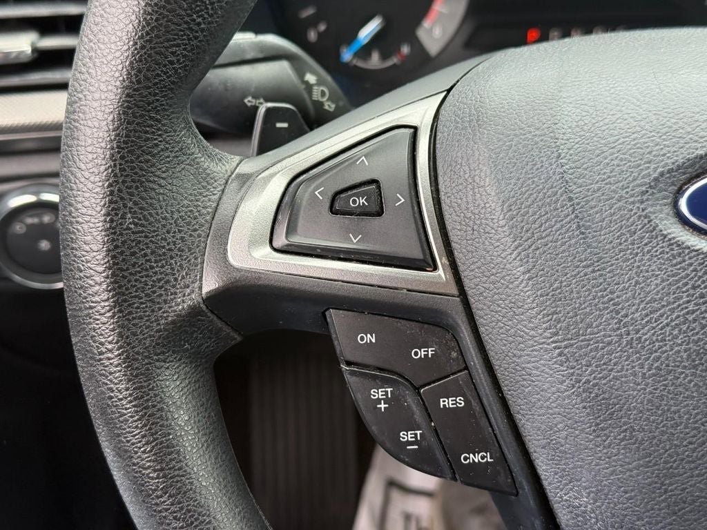 Used 2017 Ford Fusion SE FWD image 20