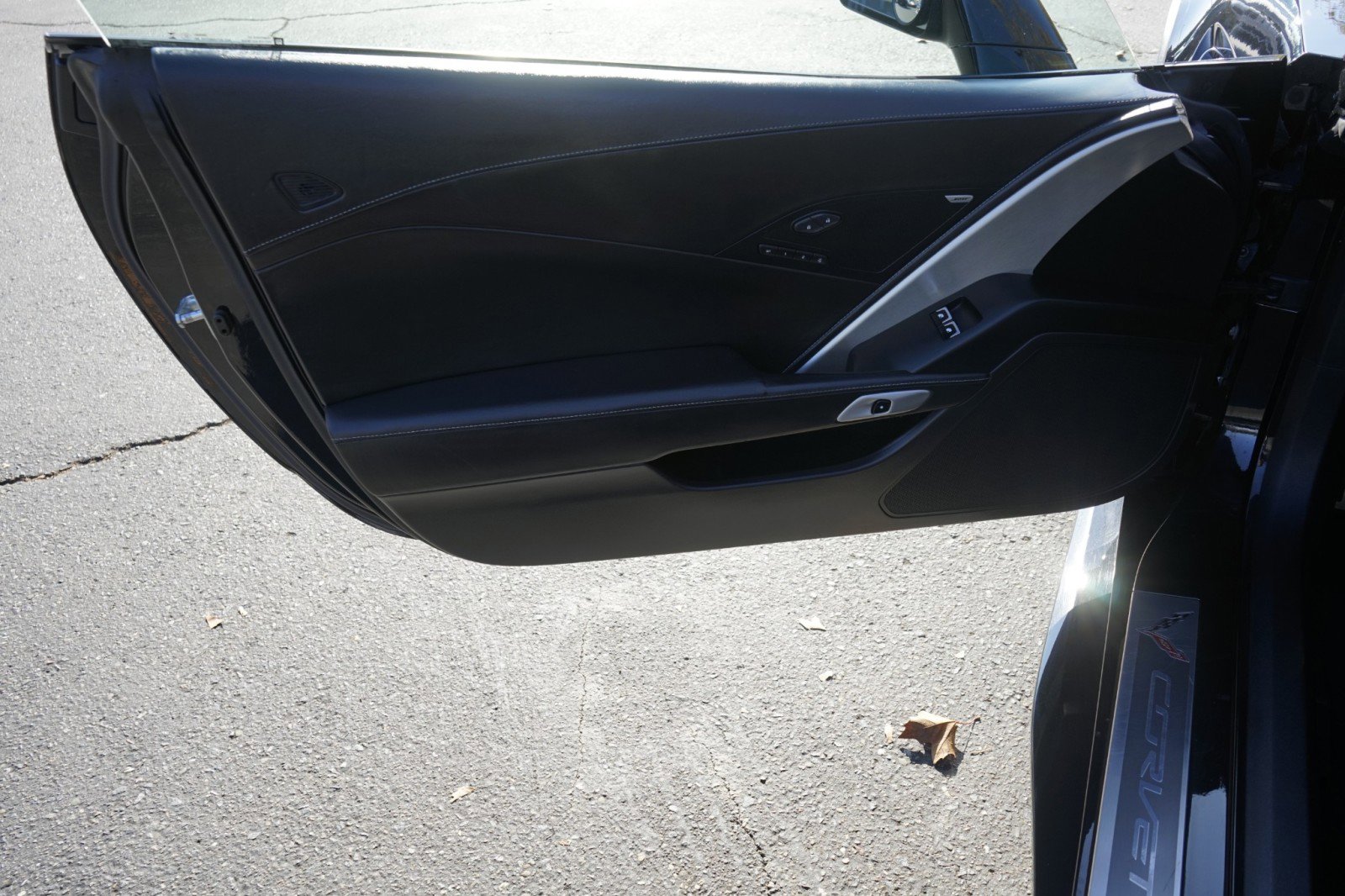 Used 2015 Chevrolet Corvette Z06 w/ 3LZ Preferred Equipment Group image 19