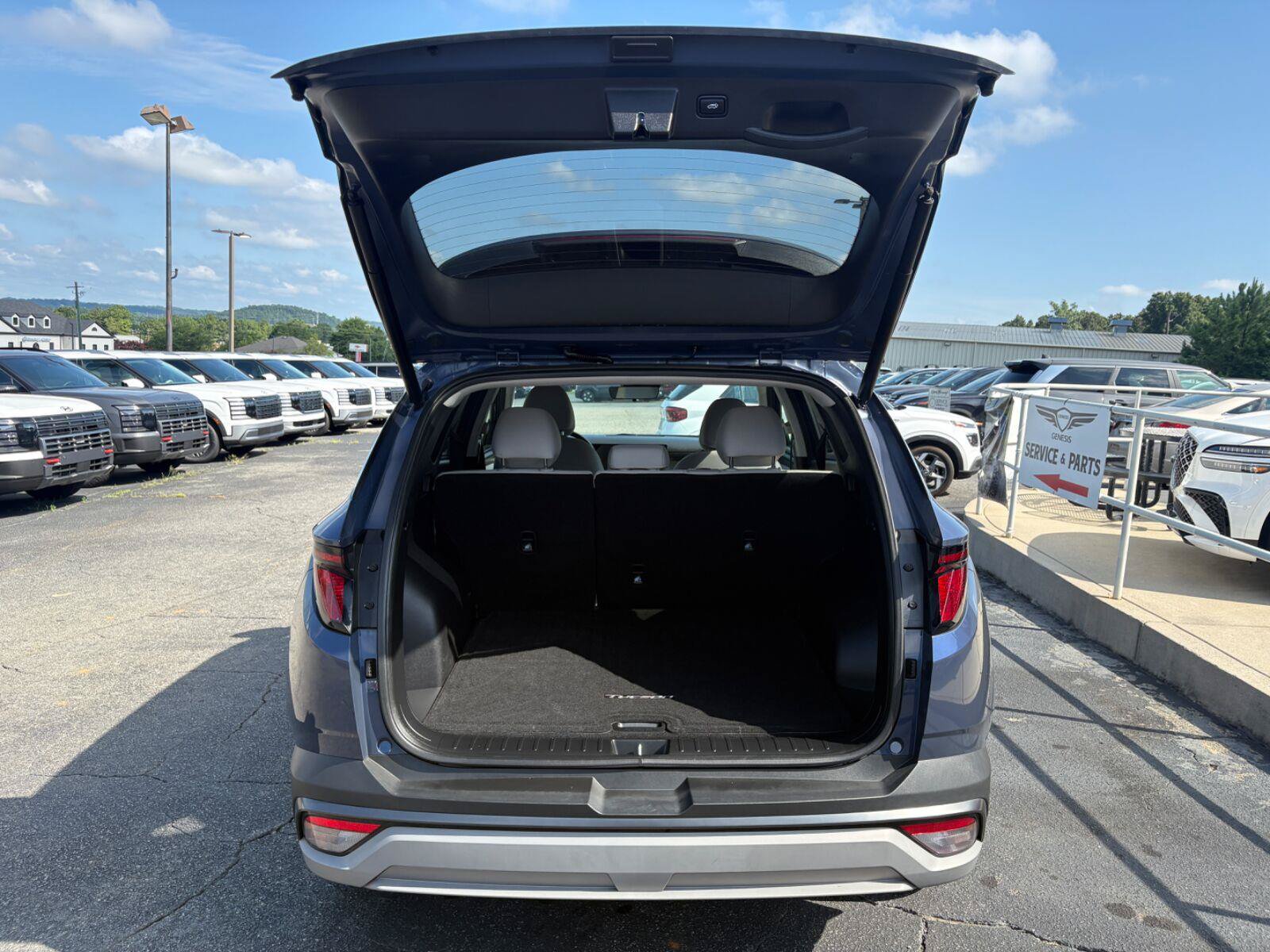 Used 2025 Hyundai Tucson SEL FWD image 9