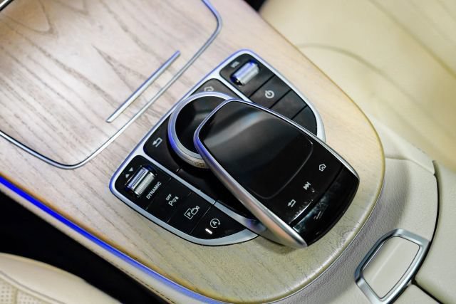 Used 2020 Mercedes-Benz CLS 450 w/ Premium Package image 28