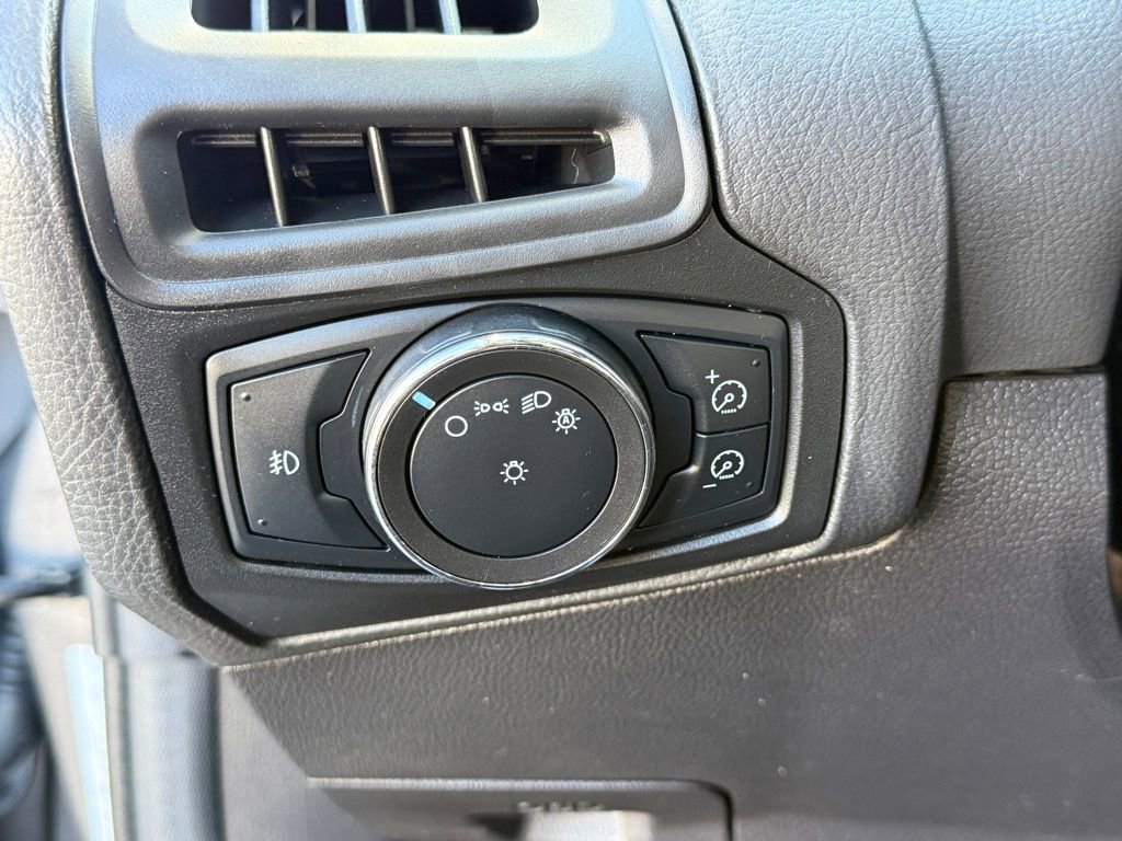 Used 2012 Ford Focus SE image 24