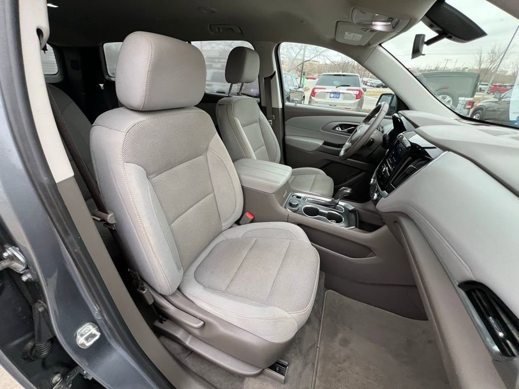 Used 2020 Chevrolet Traverse LT image 29